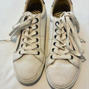 TAOS Women's Z Soul Sneakers - White/Pewter - Size 10 - Like new